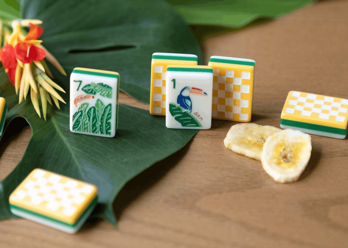 Miss Out Of Office set, Bam tile detail