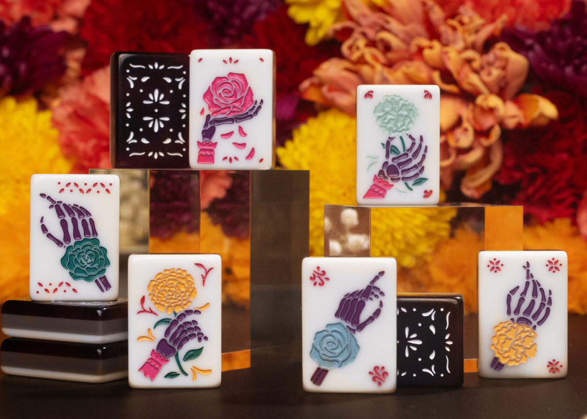 Miss Catrina set, Flower tile detail